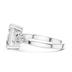 Emerald Asymmetric Cluster Ring