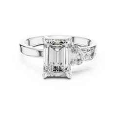 Emerald Asymmetric Cluster Ring