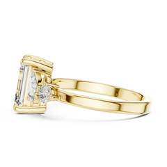 Emerald Asymmetric Cluster Ring