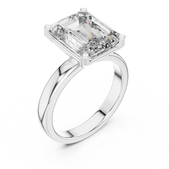 Grand Emerald Solitaire