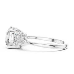 Round Pear-Cluster Ring