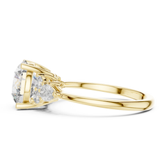 Round Pear-Cluster Ring